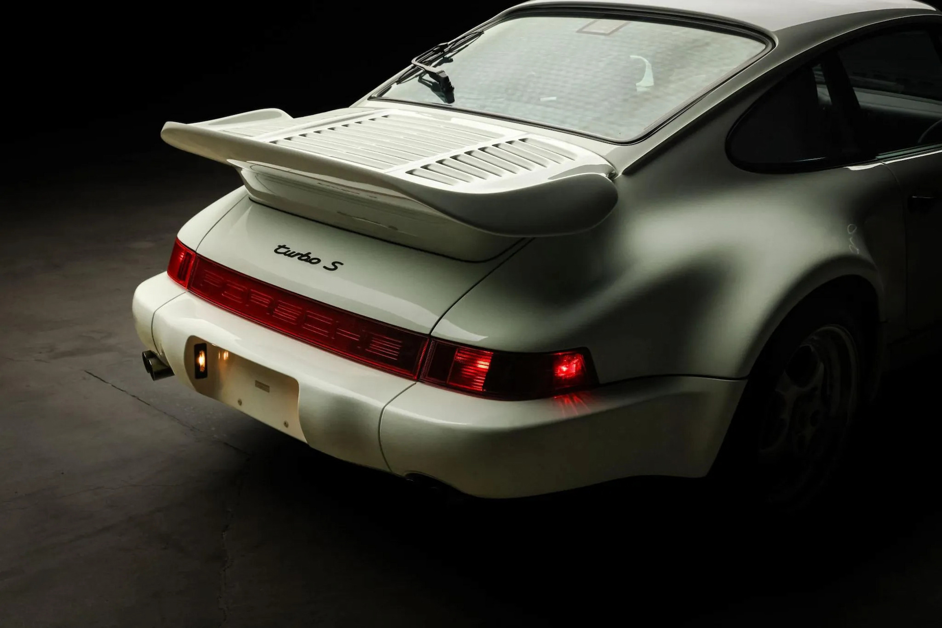 1994-Porsche-911-Turbo-S-3.6-9 (1).jpg