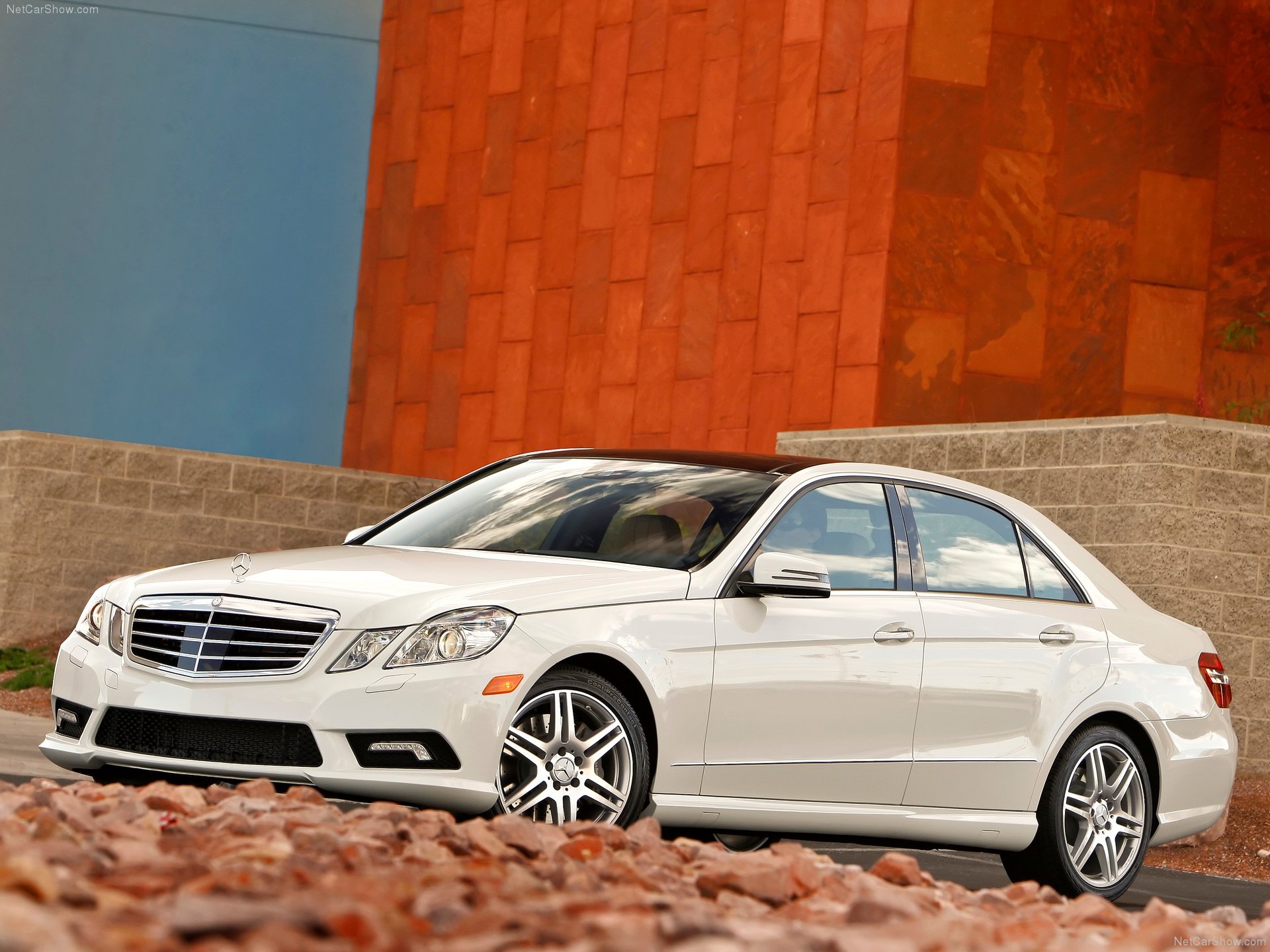 Mercedes-Benz-E550-2010-HD.jpg